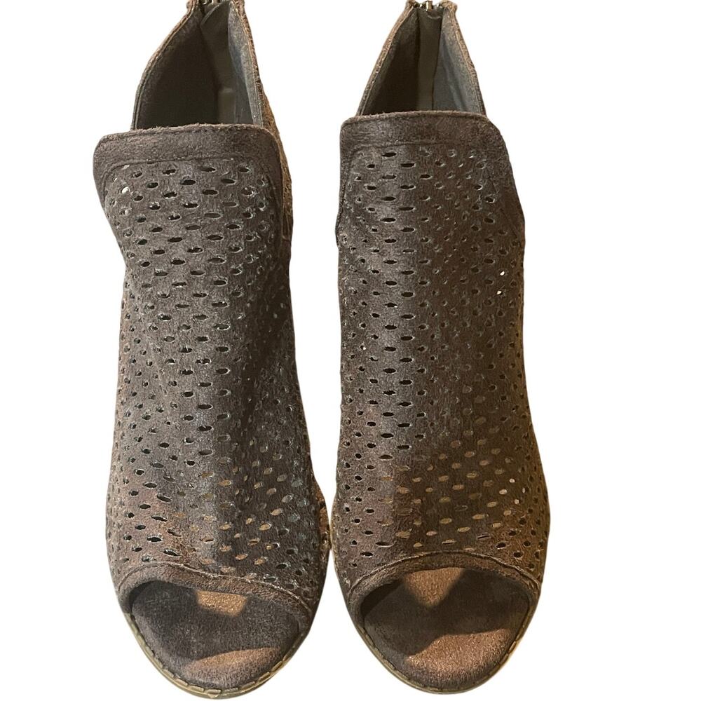 Nature Breeze Size 7 Brown Peep Toe Perforated Laser Cut Chunky Heel Booties